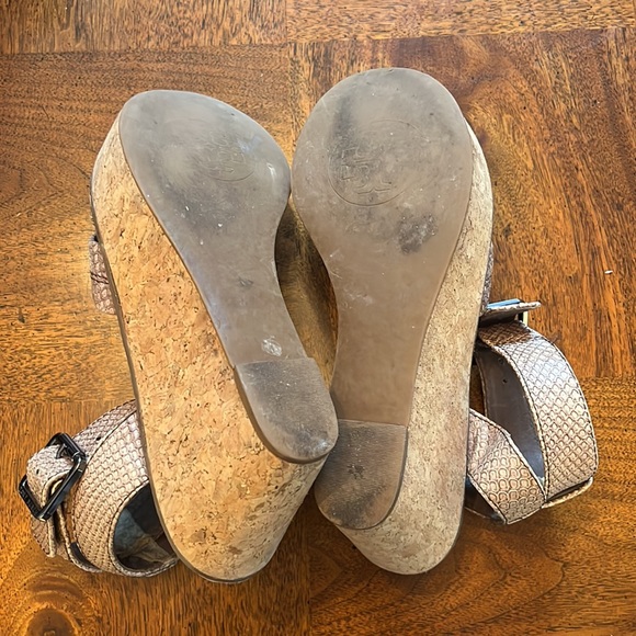 Tory Burch Lizard Platform Sandals - Picture 4 of 6